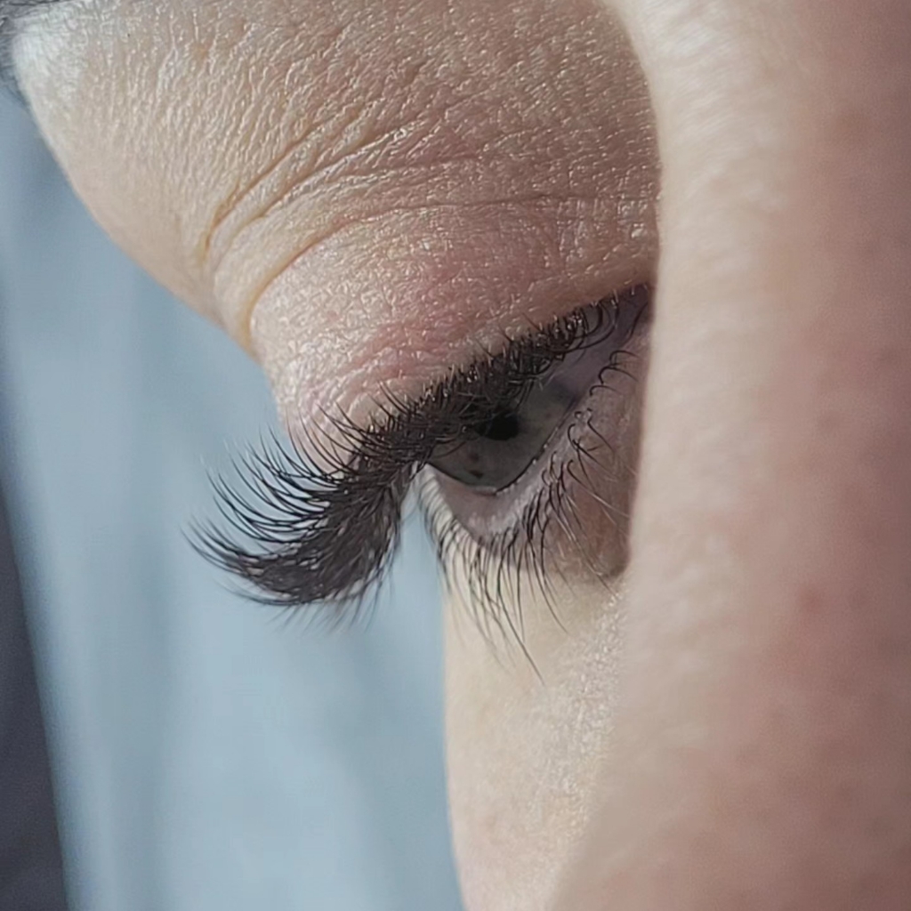 Классическое наращивание ресниц ( 1D)