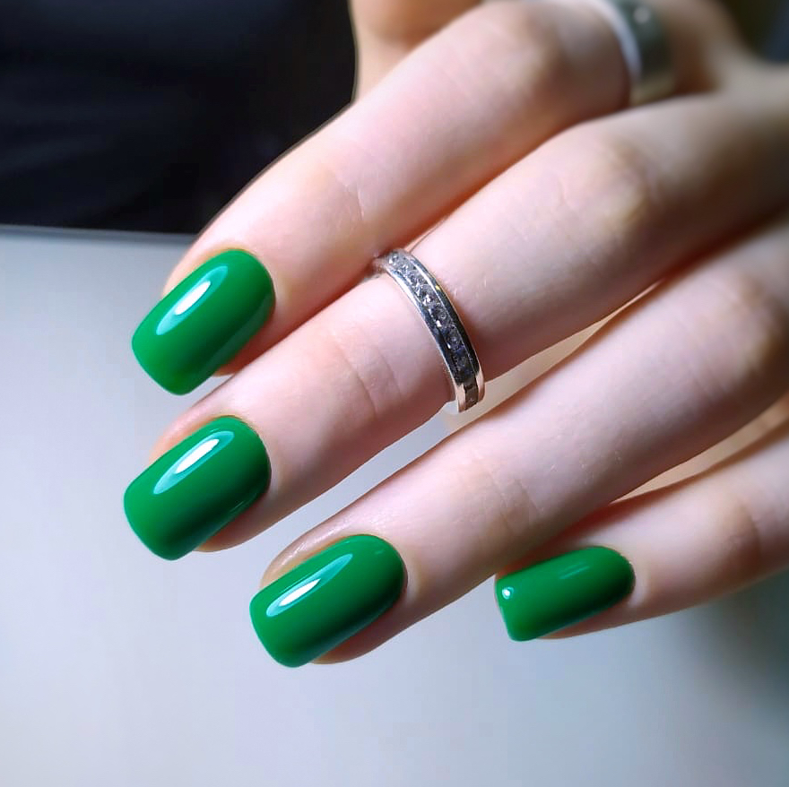 Маникюр + покрытие гель-лак ( Luxio + 200 р. к прайсу) длинна свободного края ногтя до 7 мм