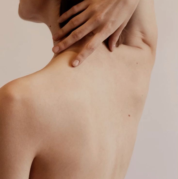 Карбоновый пилинг спины