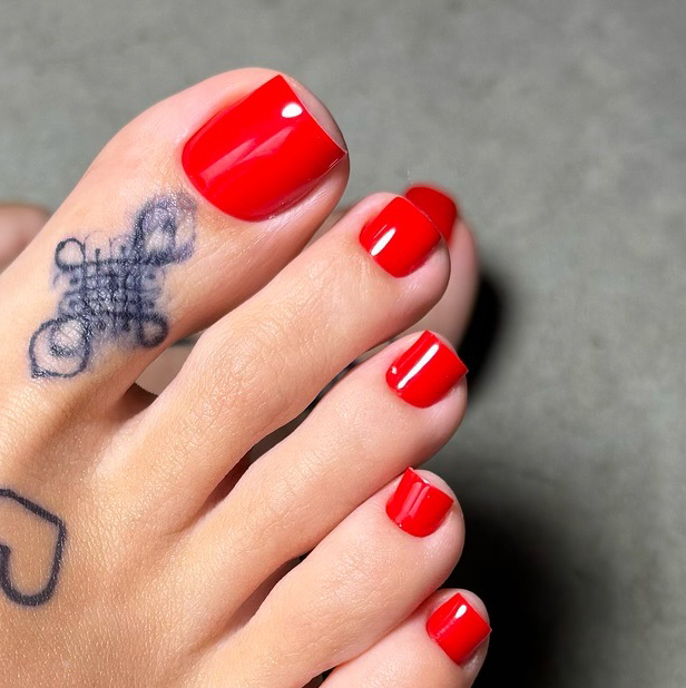 Полный гигиенический педикюр + долговременное покрытие