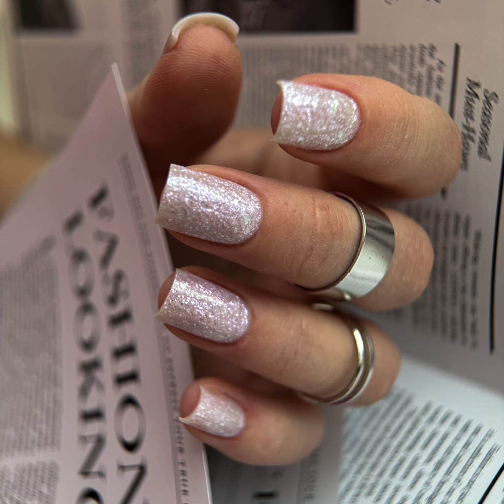 Маникюр с однотонным покрытием