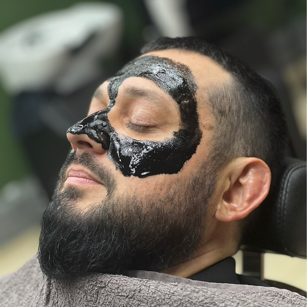 Уход за кожей лица (чёрная маска)