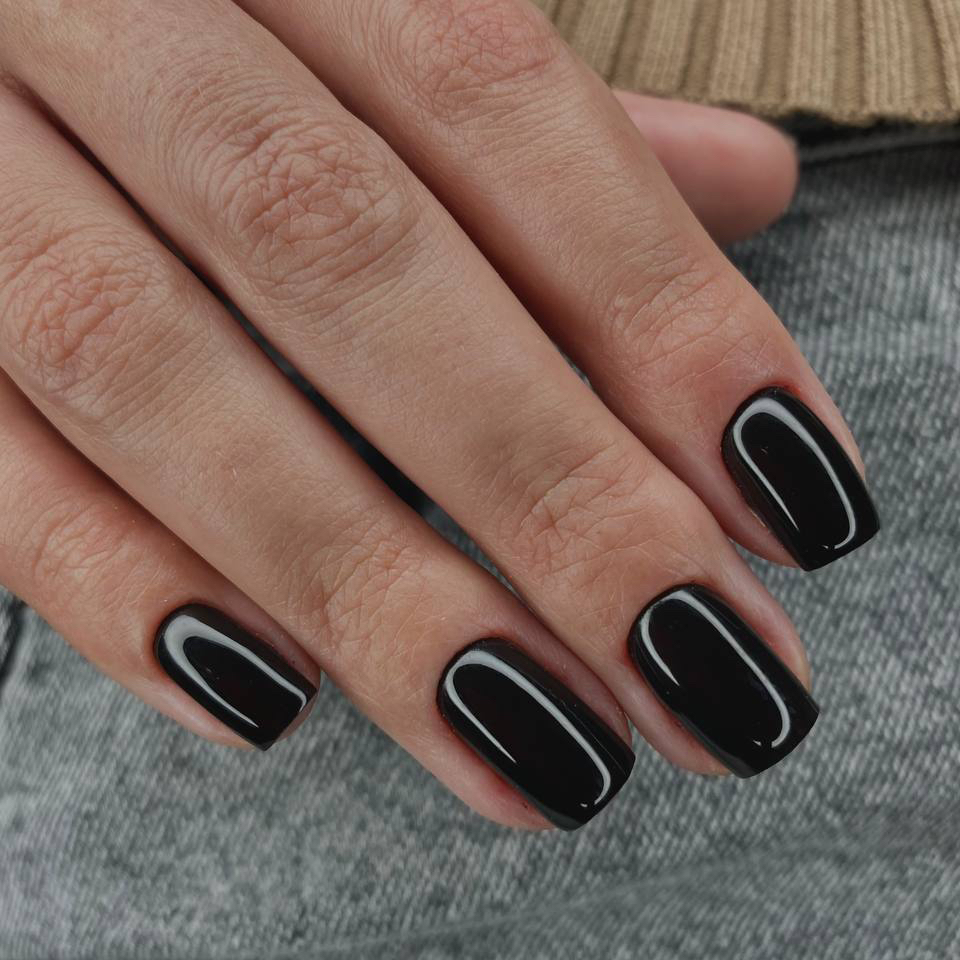 Маникюр  + укрепление гелем + покрытие LUXIO однотон