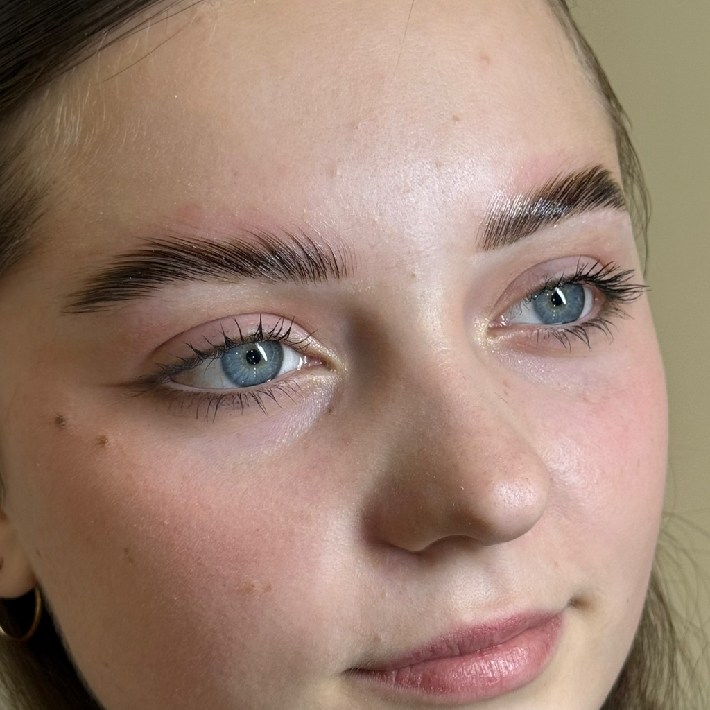 Долговременная укладка бровей и архитектура, оформление бровей (воск/нить/пинцет), без окрашивания