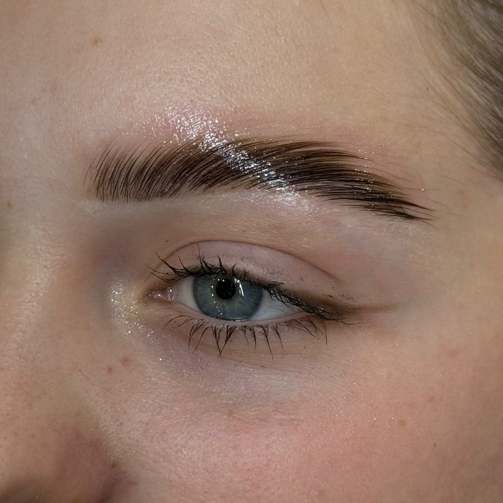 Долговременная укладка бровей+окрашивание+архитектура бровей(воск/нить/пинцет)