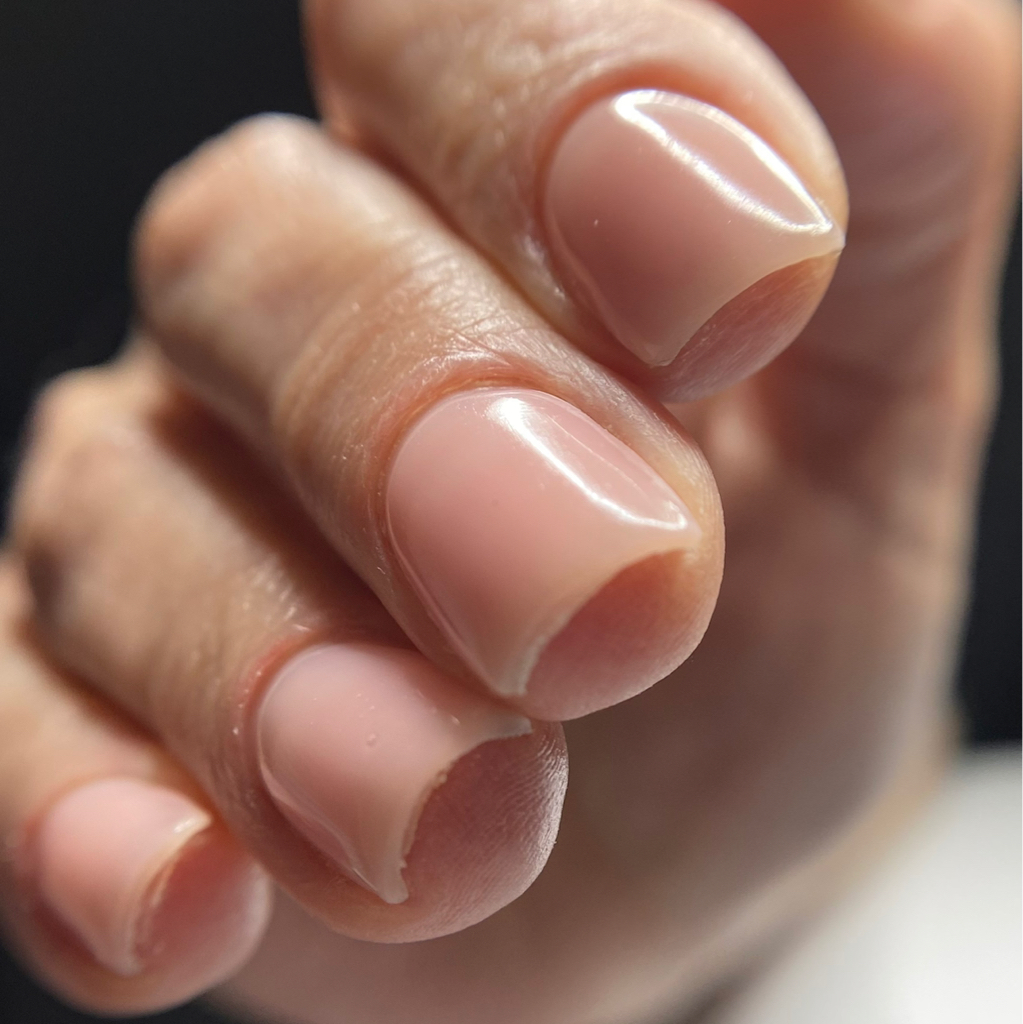 Маникюр женский с покрытием гель лак (без укрепления)