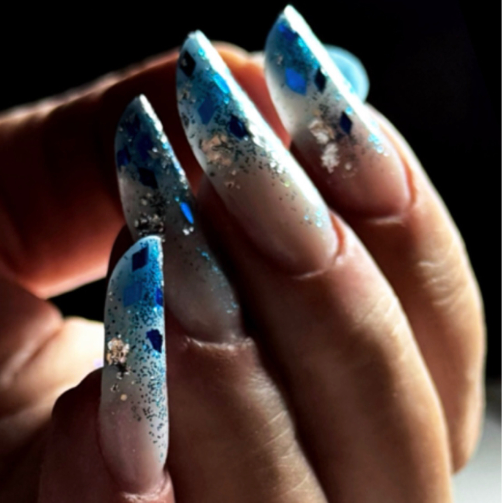 Наращивание ногтей (длинные)