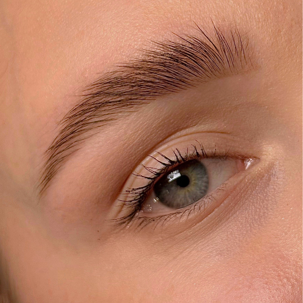 Оформление бровей