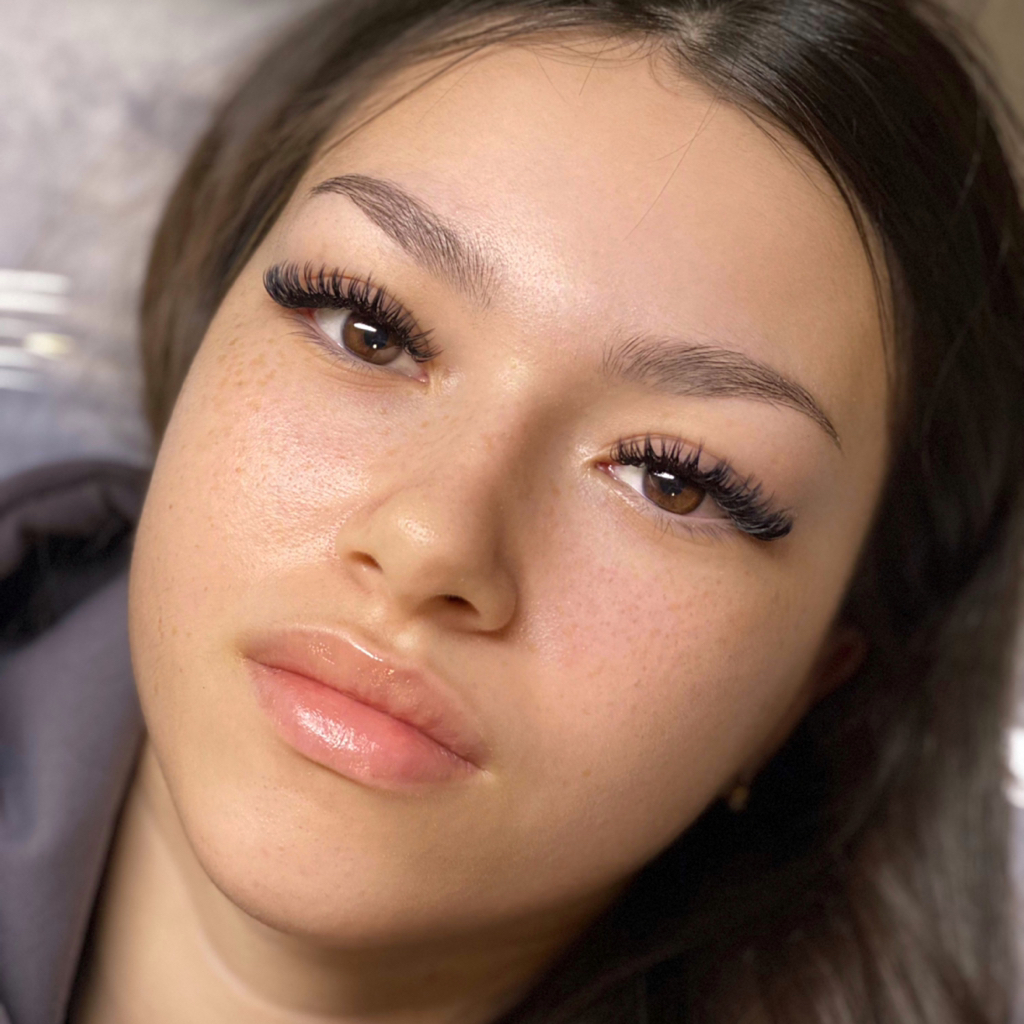 Наращивание ресниц Мокрый эффект