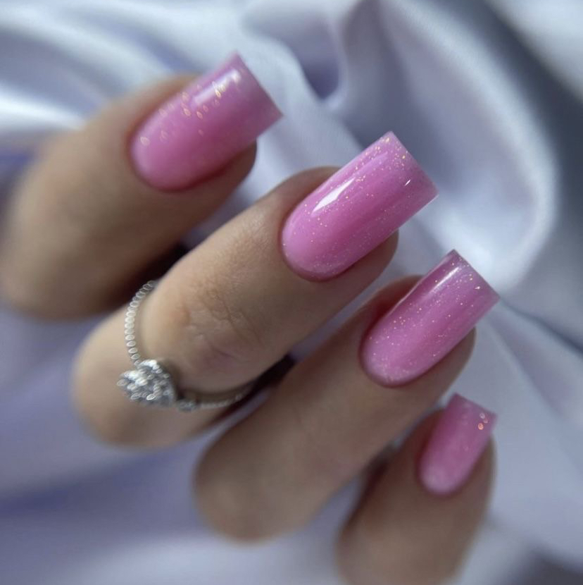 Коррекция ногтей под покрытие гель-лаком в 1 тон