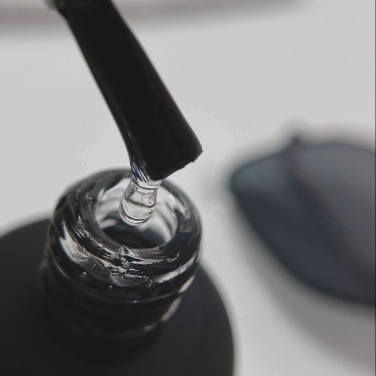 Покрытие ногтей лечебным лаком