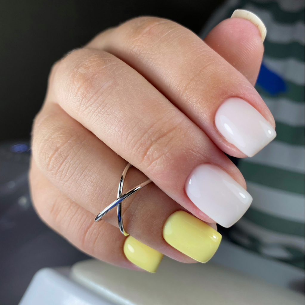 Маникюр с покрытием гель-лак, однотонное покрытие