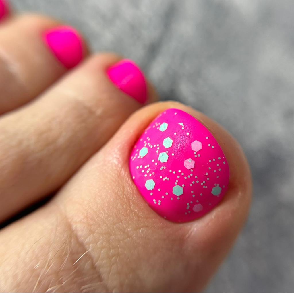 Педикюр Аппаратный обработка стоп +покрытие