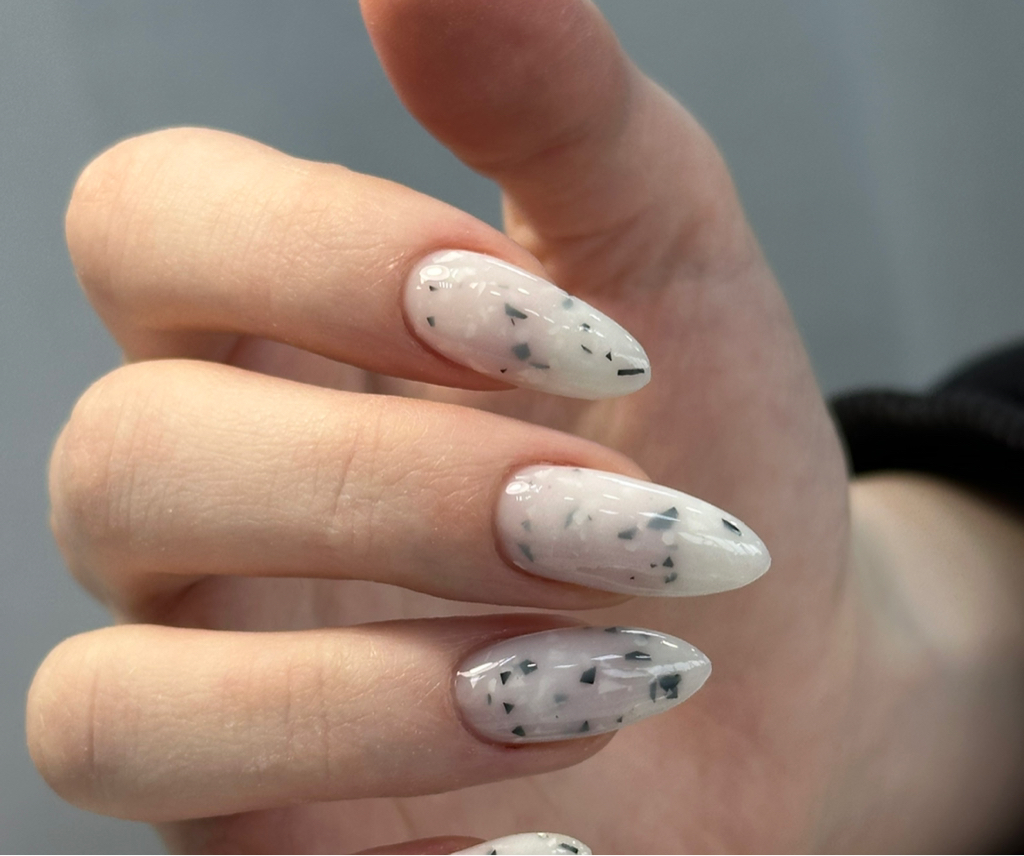 Маникюр с покрытием гель-лак