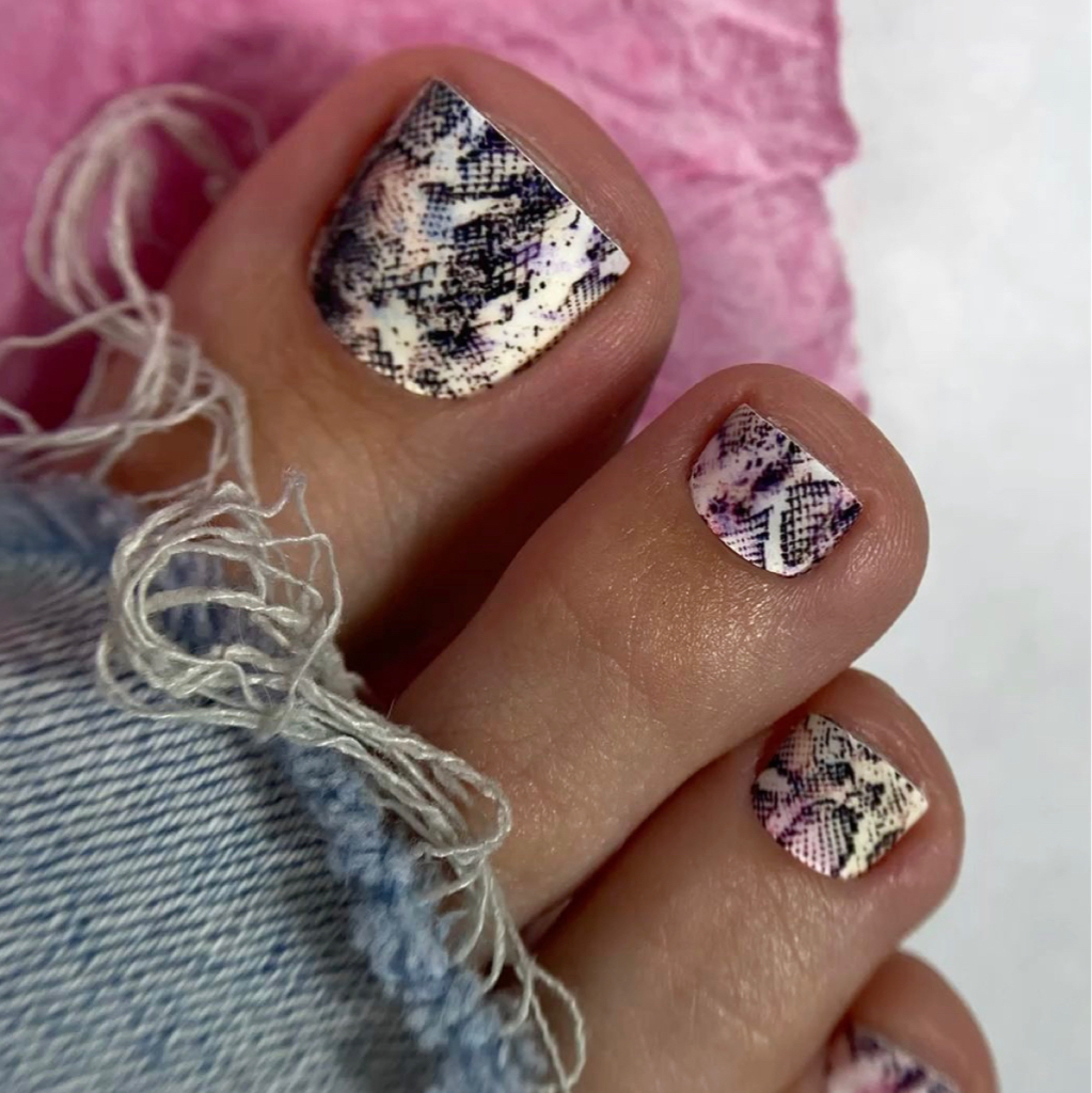 Покрытие пленки ( стоимость за1 ноготь)