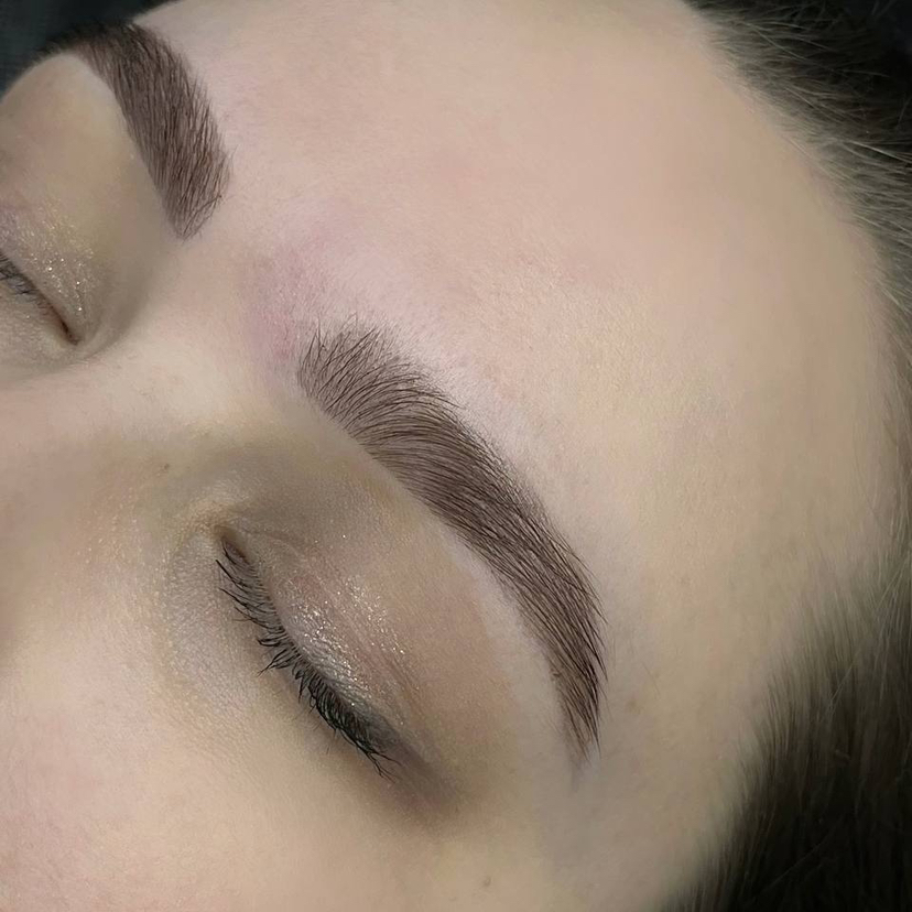 Коррекция бровей