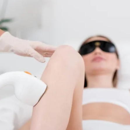 Лазерная эпиляция: ноги полностью