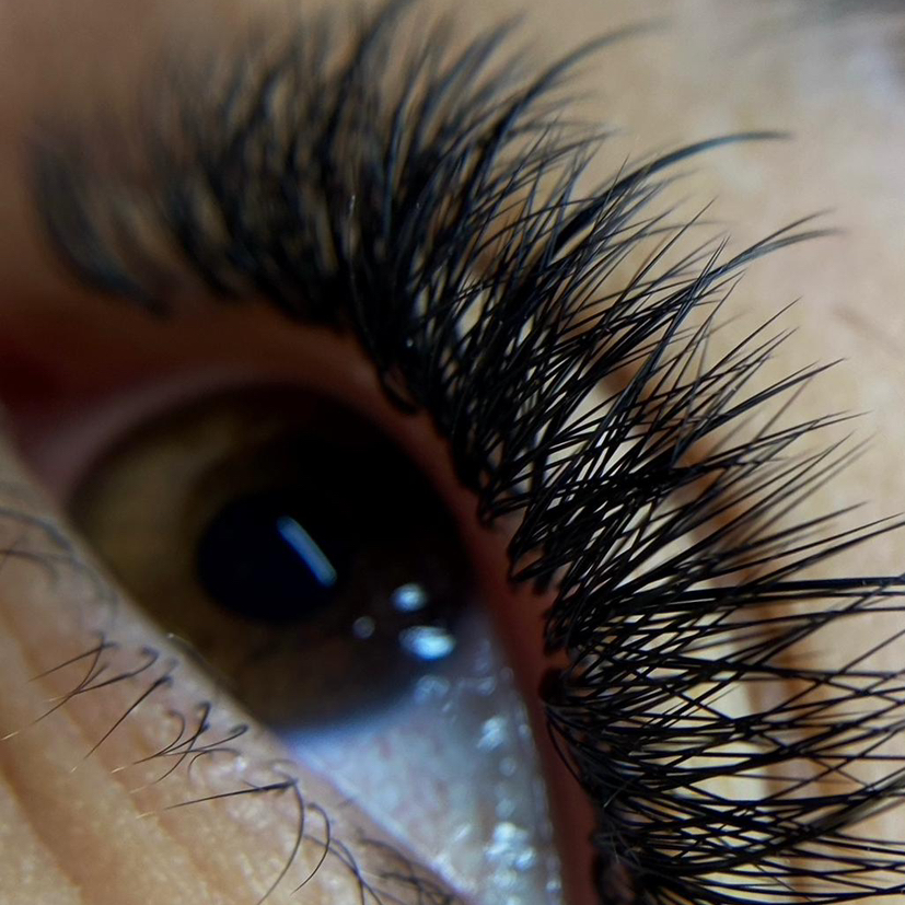 Наращивание ресниц 4 д