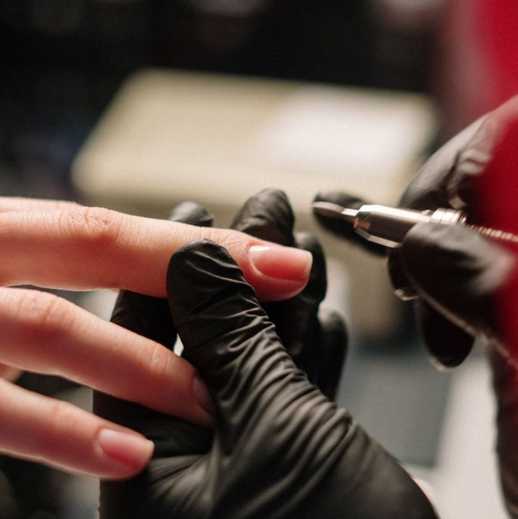 Снятие гель-лака без последующего покрытия