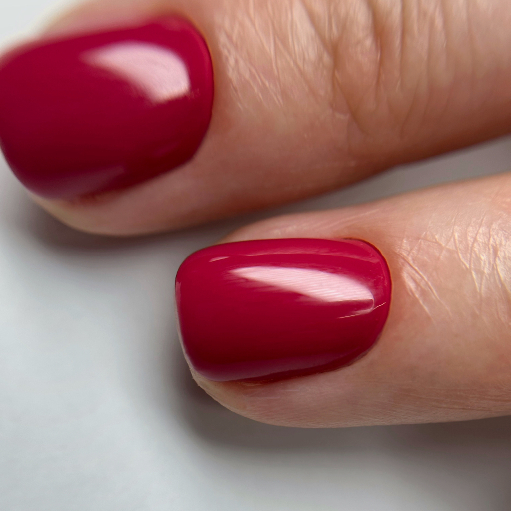 Комби-маникюр с покрытием гель-лака (носка до 3 недель)