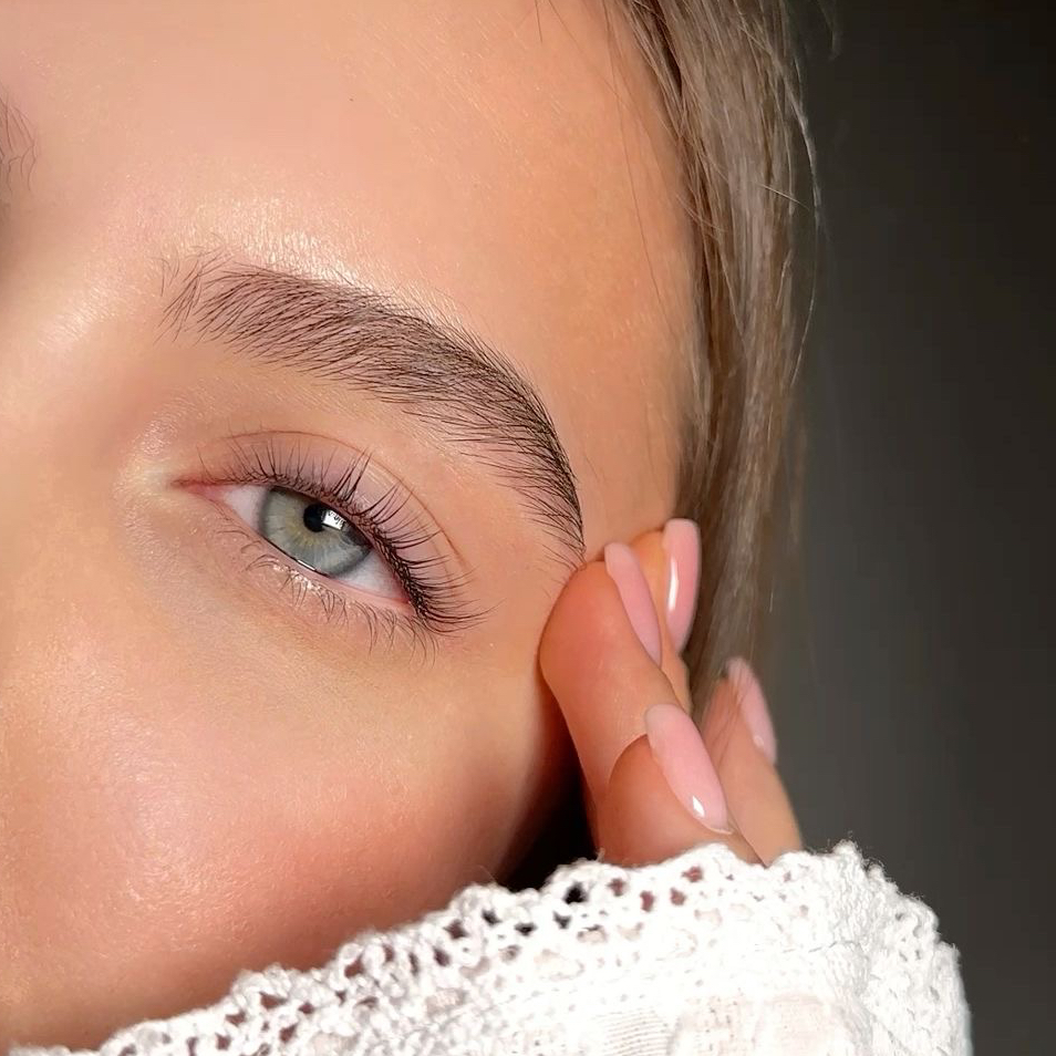 Архитектура бровей + ламинирование ресниц + окрашивание