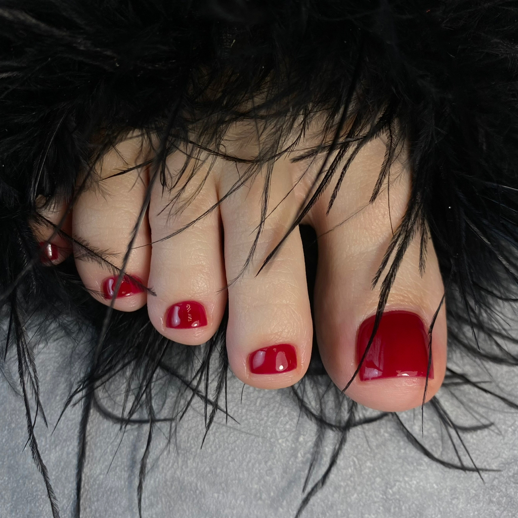 Снятие чужого покрытия,педикюр,покрытие гель лак и полная обработка пальчиков и стоп