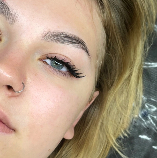 Наращивание ресниц 3D