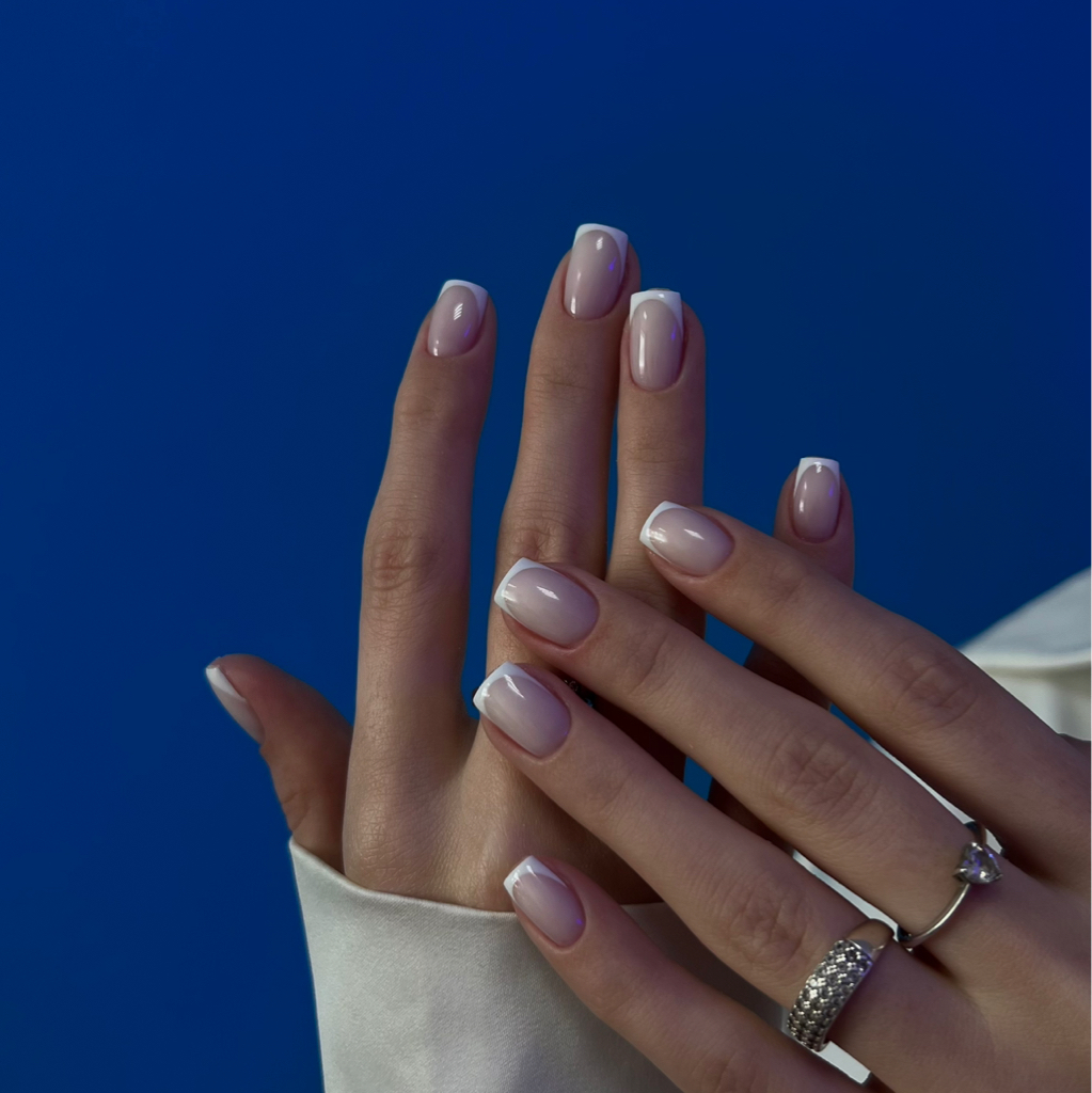 Комбинированный маникюр+покрытие гель-лак.