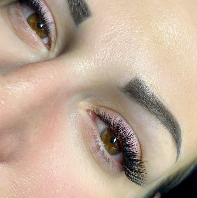 Наращивание ресниц 3D