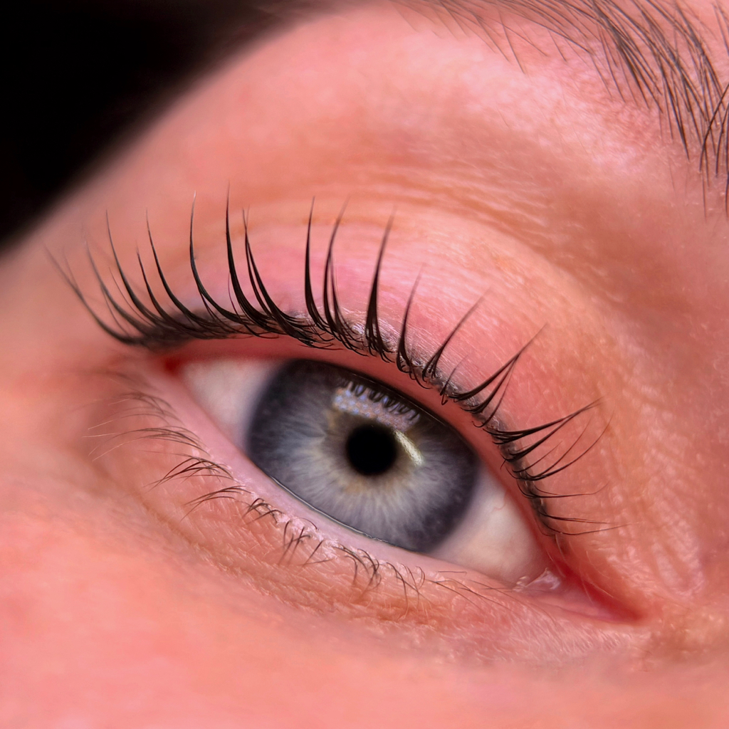 Окрашивание ресниц