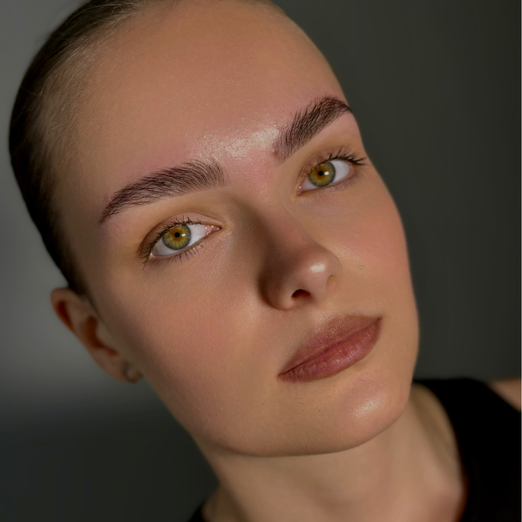 Ламинирование бровей с окрашиванием и коррекцией