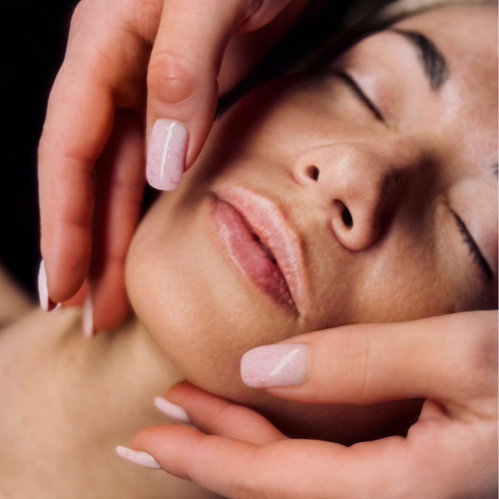 Экспресс - уход
 /ровный тон, лифтинг, сияние/