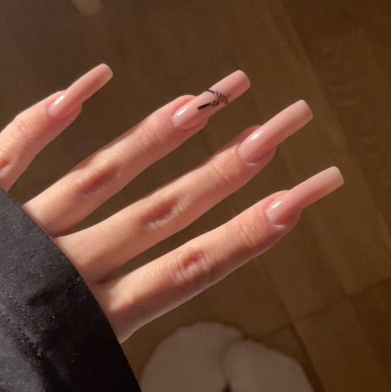 Нужна коррекция наращивания