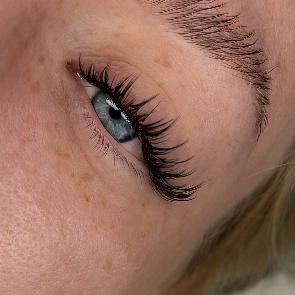 Наращивание ресниц (Любой объем)