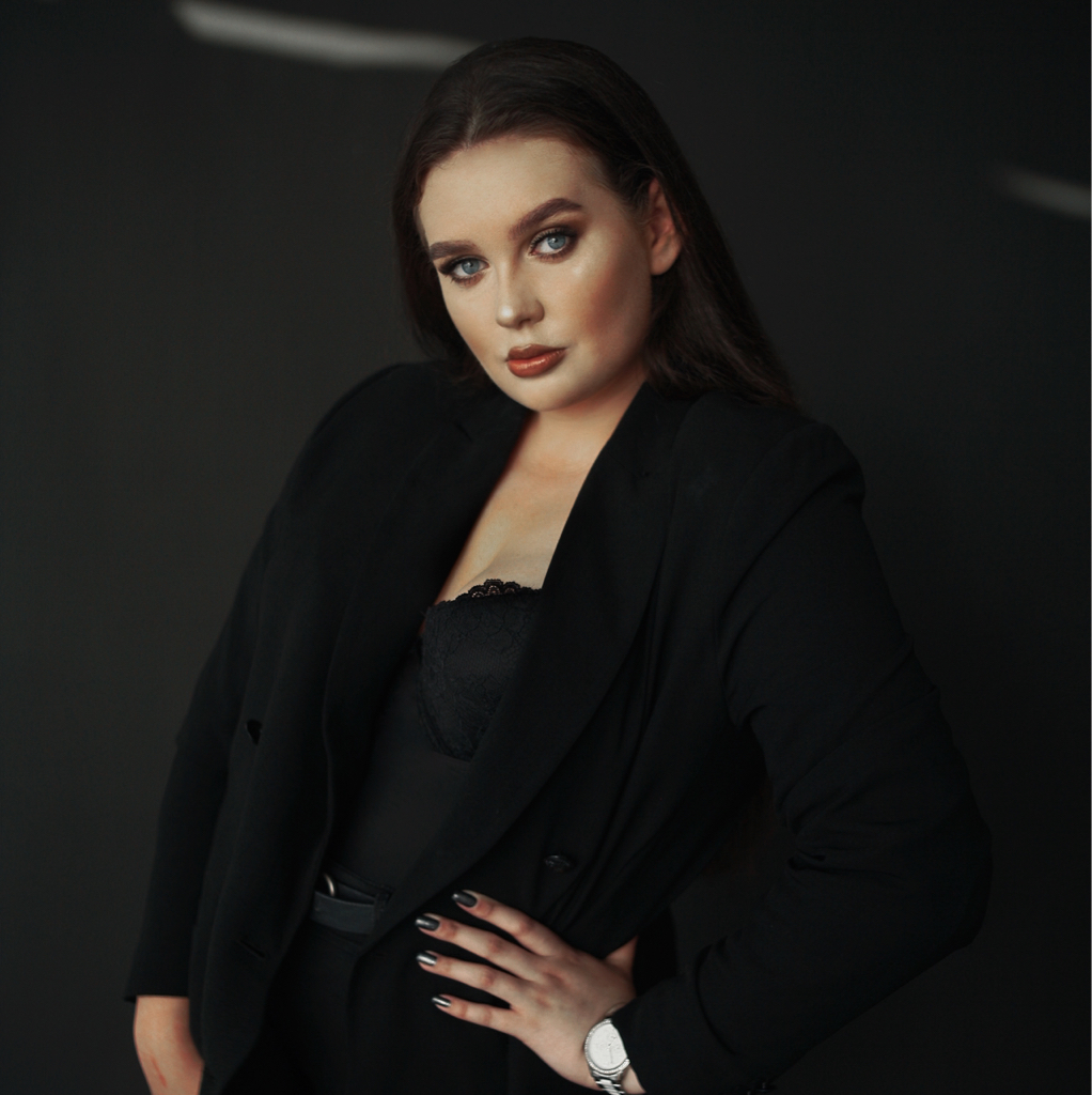 Юлия Меньшикова