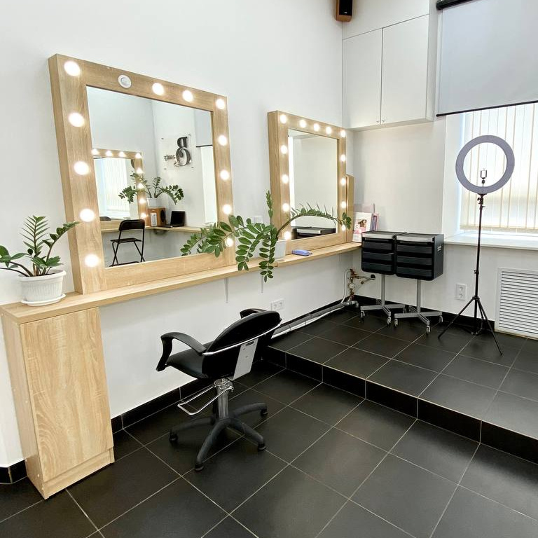 Парикмахерское кресло / место 3