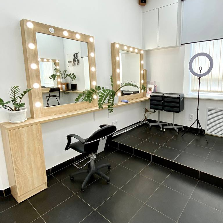 Парикмахерское кресло / место 1