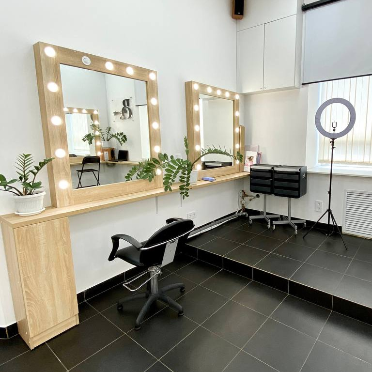 Студия кп. Студия кп. Радио комсомольская правда челябинск. Ведущие радио кп. Ведущие радио кп.