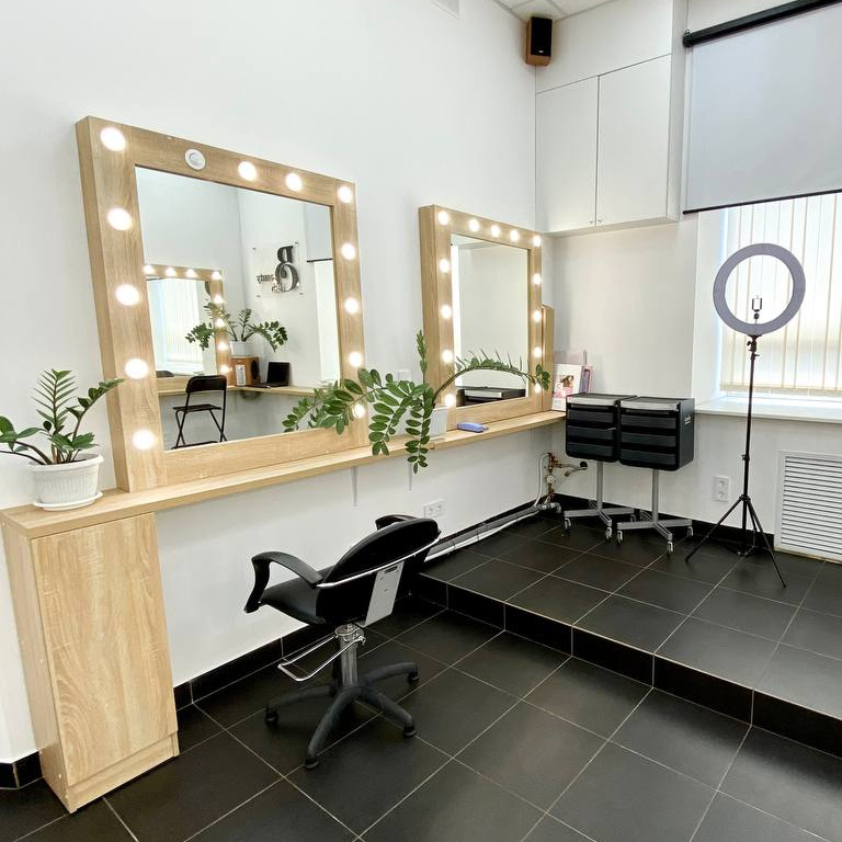 Парикмахерское кресло / место 4