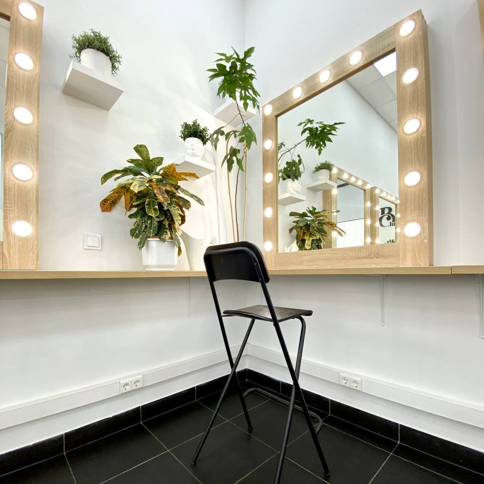 Визажист / lash&brow-мастер / место 2