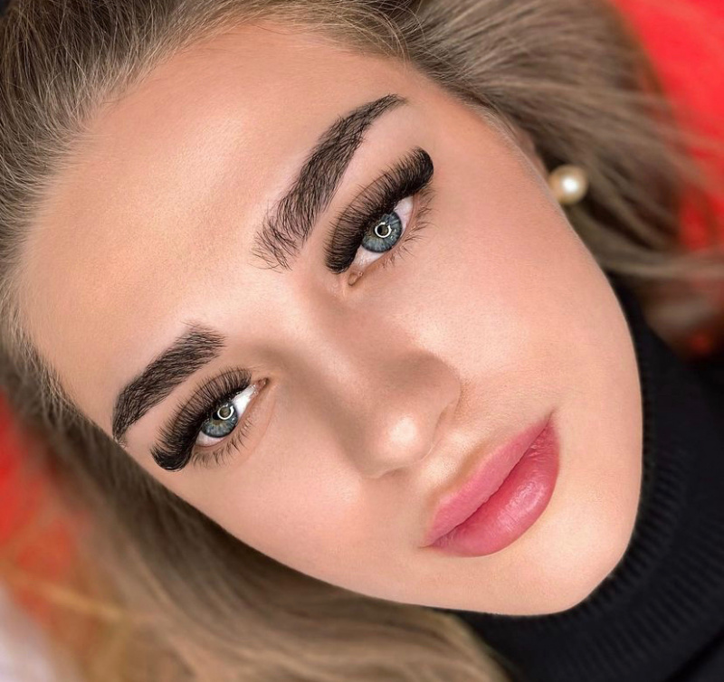 түкті бөкселер порно Ересек әйелдерді көшеде жыныстық қатынасқа түсуге көндірді.