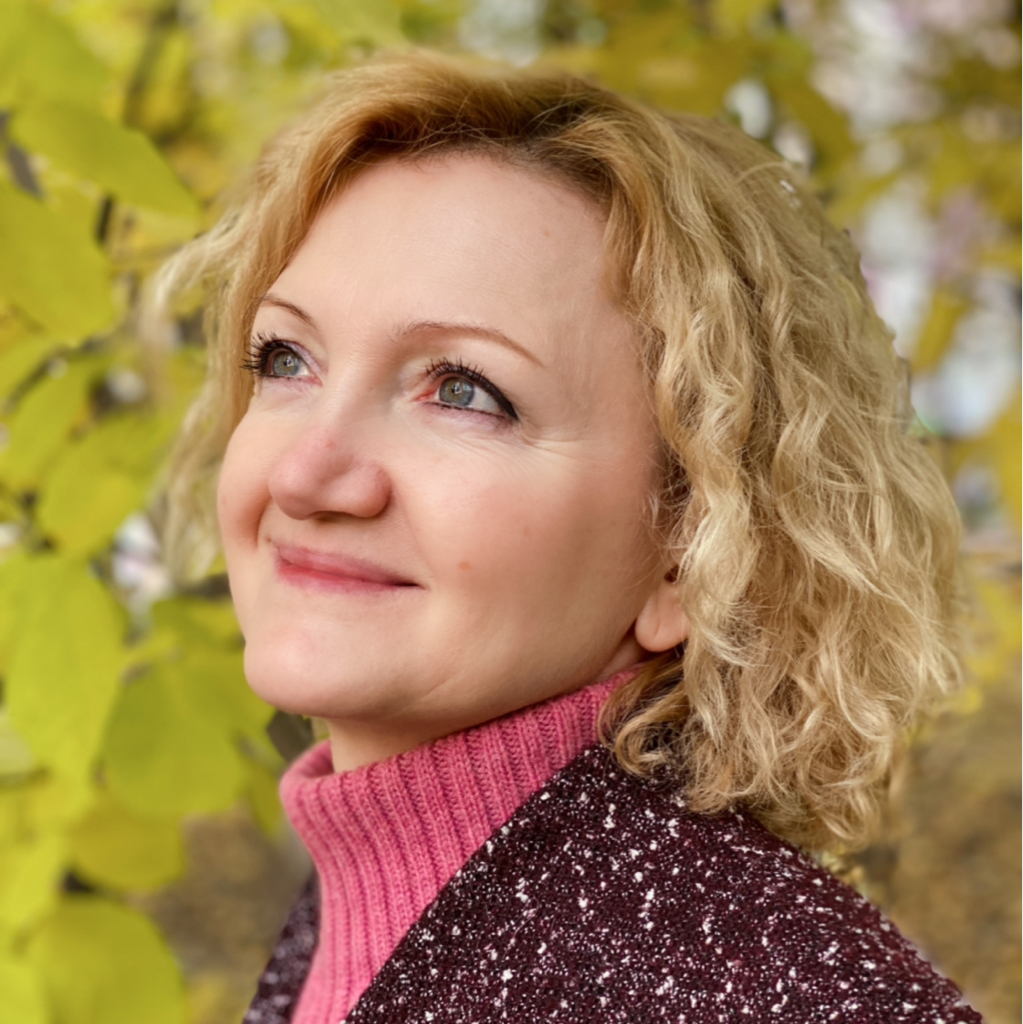 Мосюкова Светлана(принимает на Старых большевиков,3в)