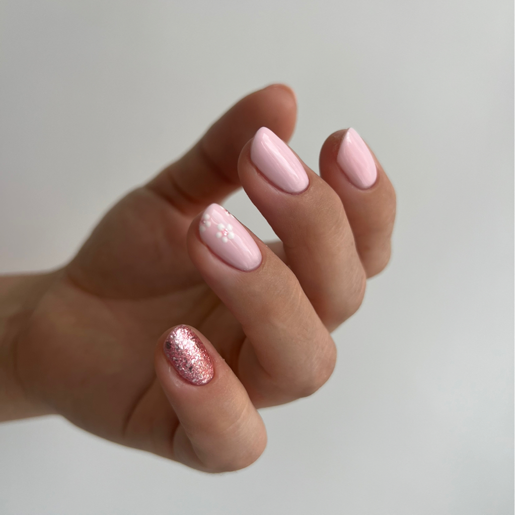 Комплекс комби маникюр с укреплением и покрытием ГЛ (длина до 3 мм)