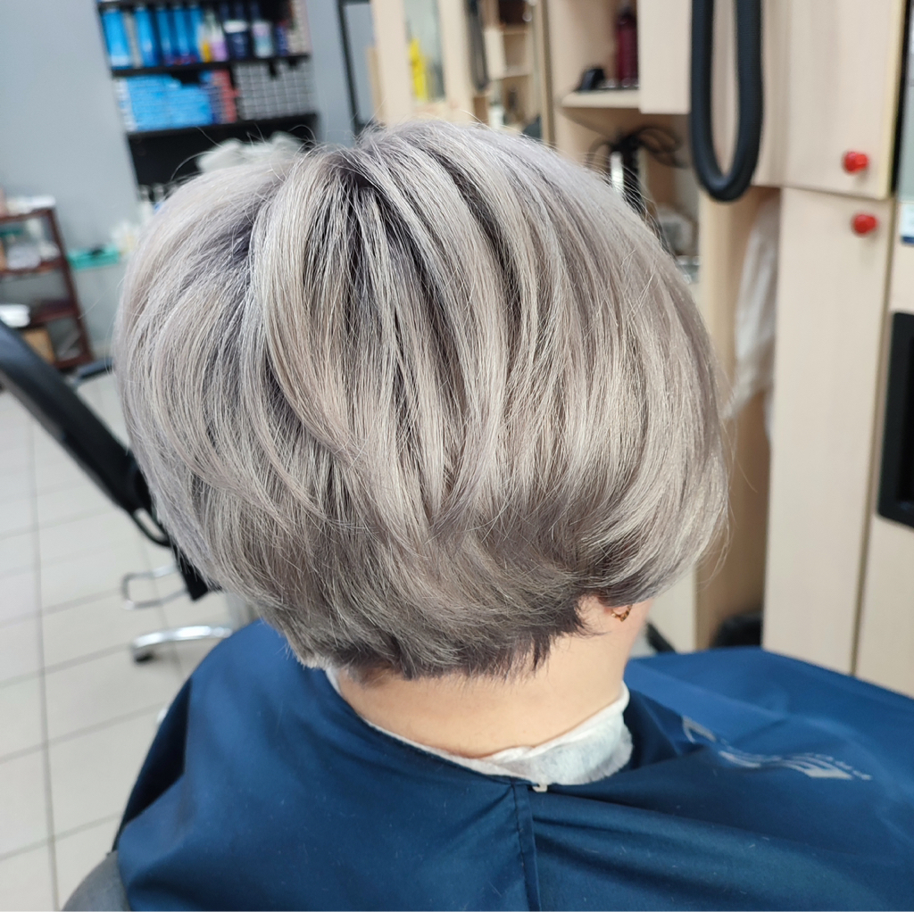 Стрижка женская