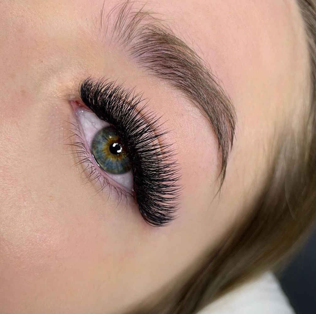 Наращивание ресниц 3D