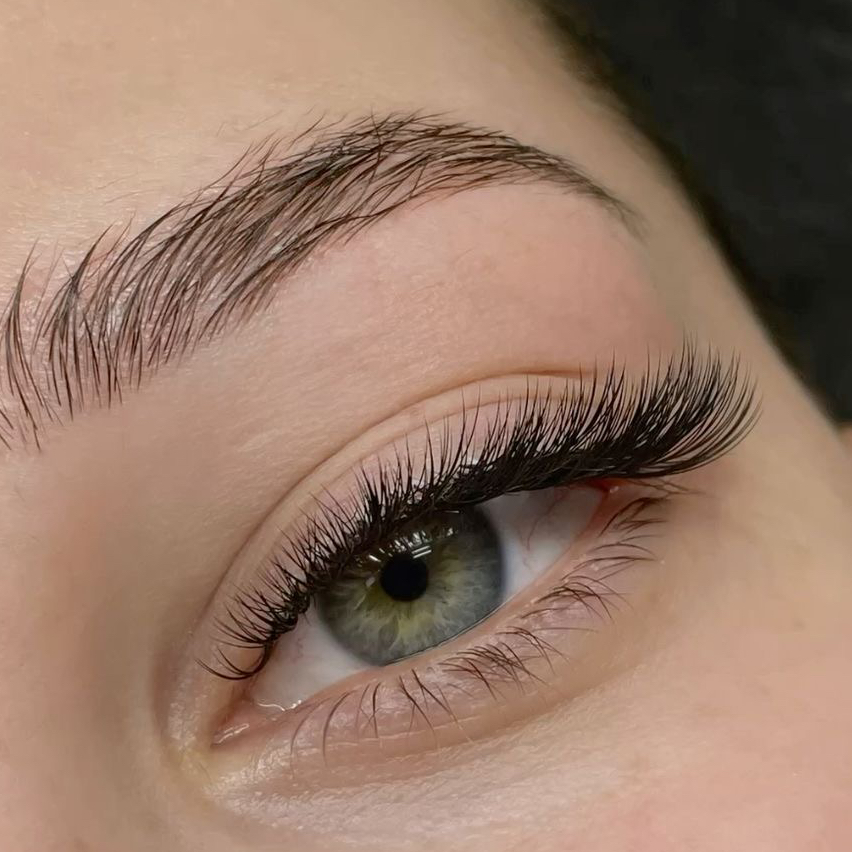 Наращивание ресниц 3D