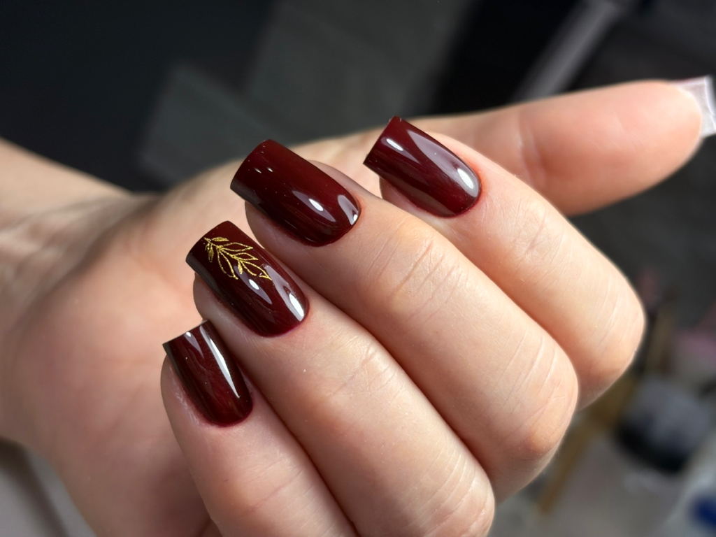 Коррекция/укрепление гелем