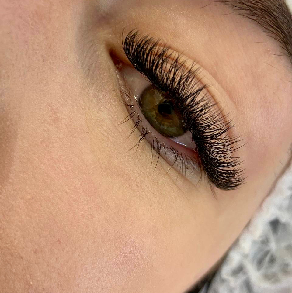 Наращивание ресниц 2,5D