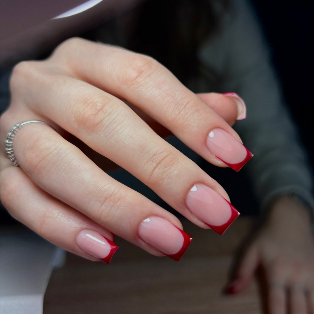 Маникюр с покрытием