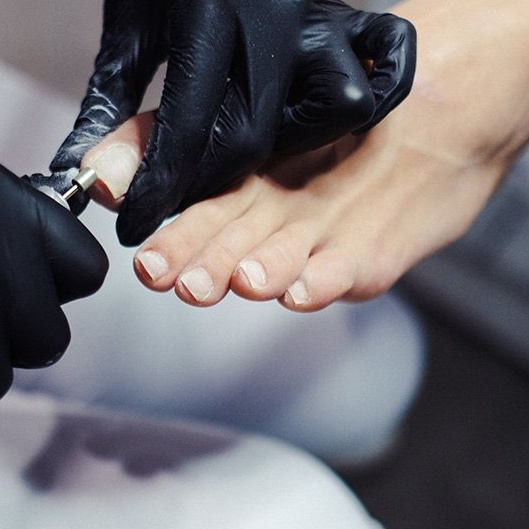 Снятие гель-лака без последующего покрытия на ногах